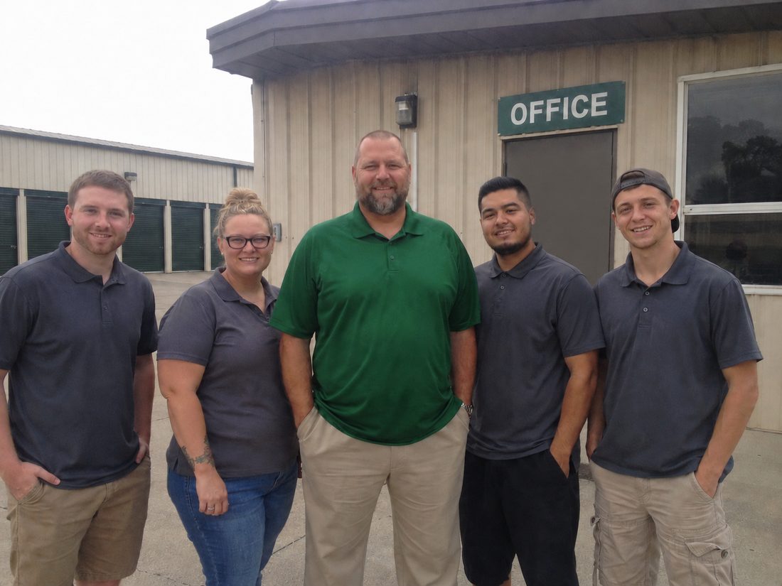 Pest control professionals in Dearborn Heights, MI